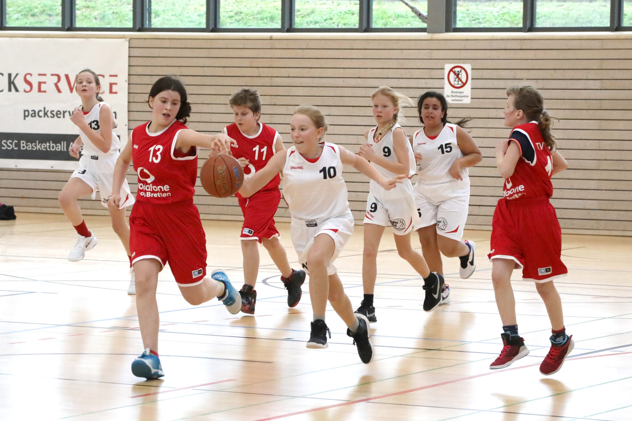 U M Dels Zeigen Gute Leistung Ssc Basketball